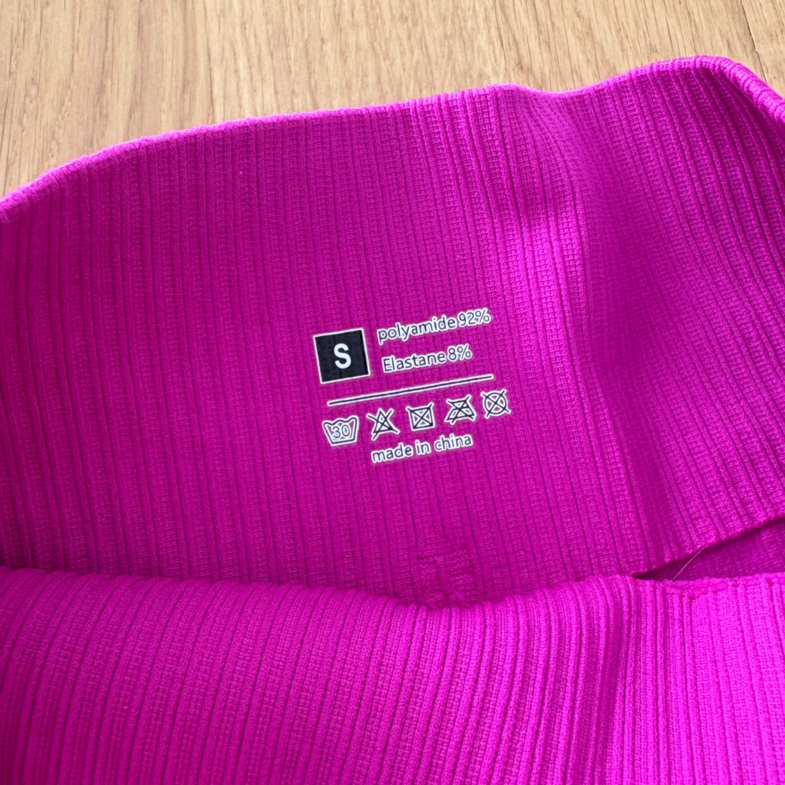 Ribbstickade cykelshorts i rosa - 1