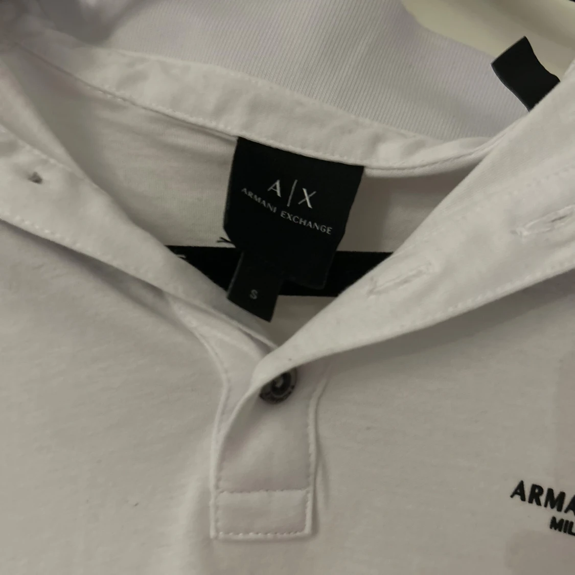 Vit t-shirt från Armani Exchange - 1