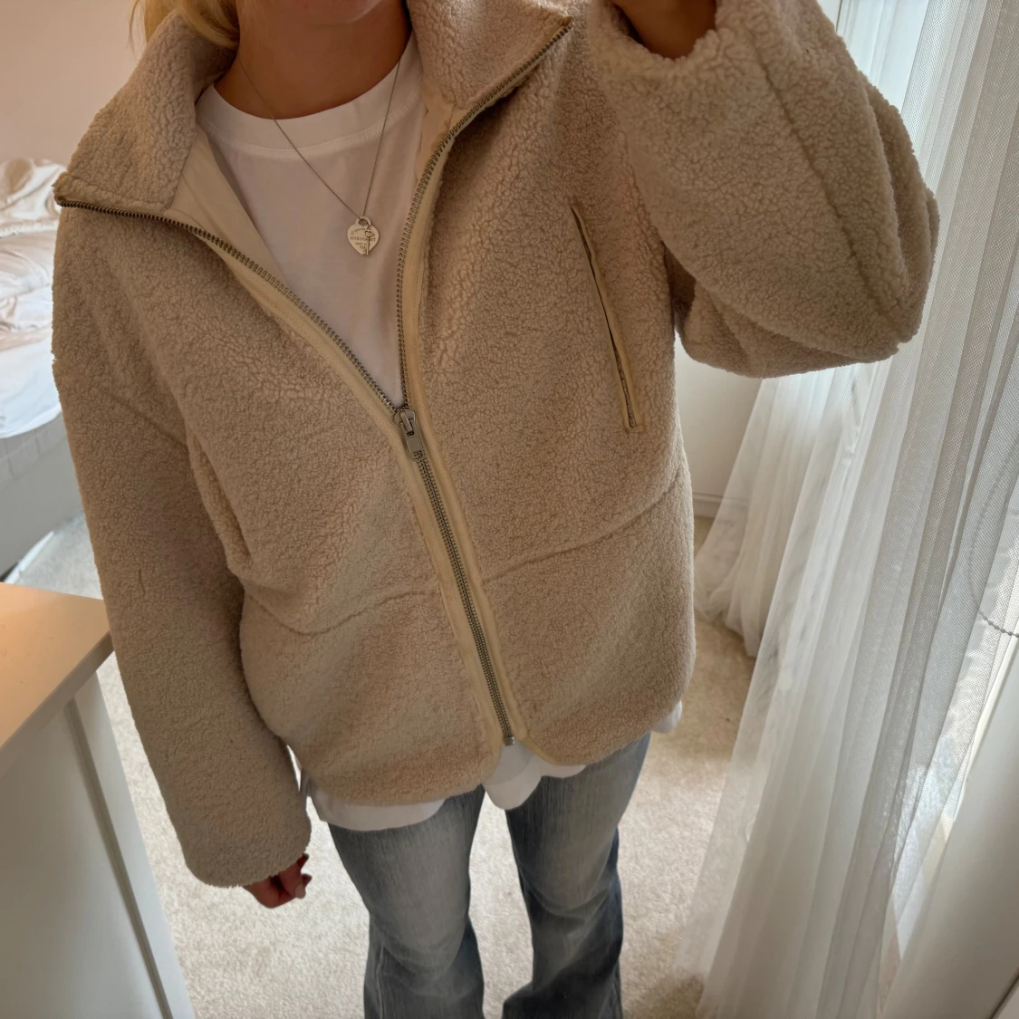 Beige teddyjacka med dragkedja - 1