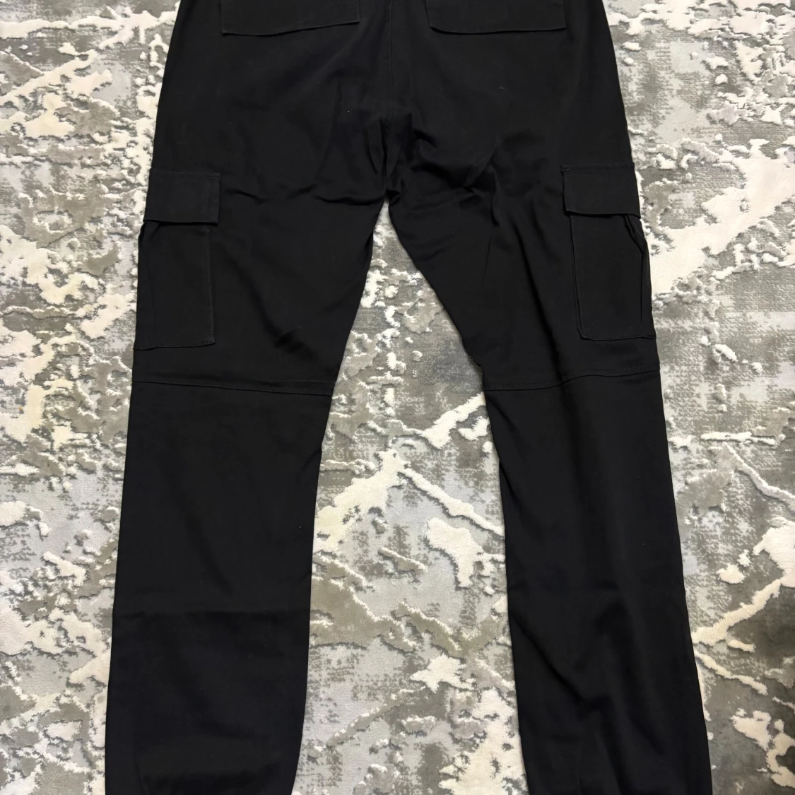 Svarta cargobyxor från Saligia - 2