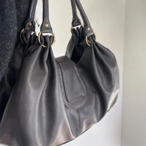 Brun väska! - Brun väska!