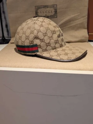 GG keps - Helt ny gg canvas keps i beige färg, storlek M 58cm, perfekt keps som passar alla stillar