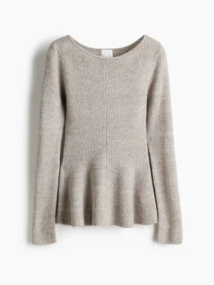 Stickad topp  - Hel och fin stickad topp ifrån H&M. Använd 2 gånger i storlek XS, passar S även. Slimfit. Köpt för 250 kr 