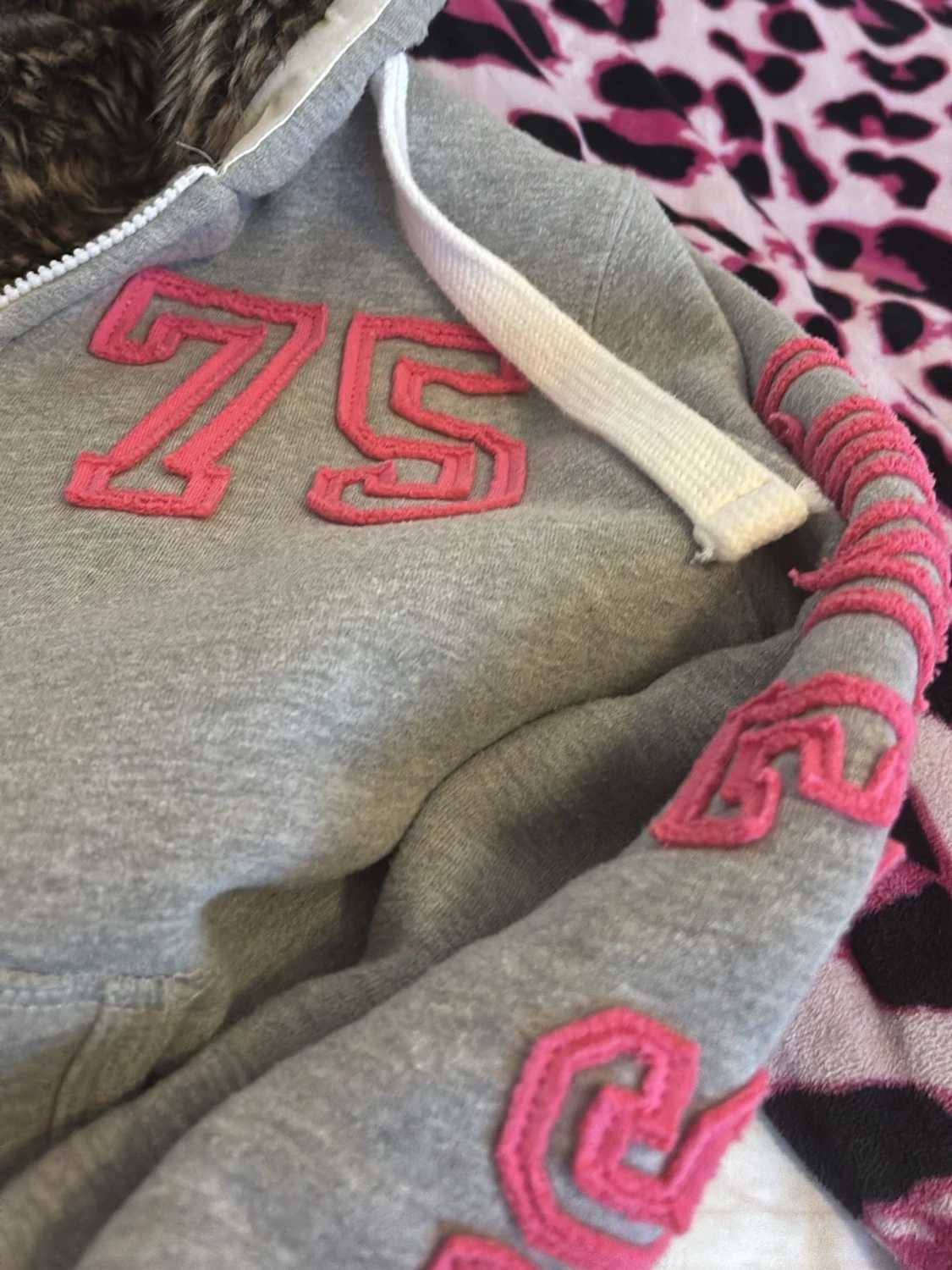 Grå hoodie Sexy by Sweden med päls💕😊 - 2