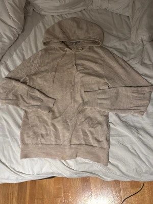 Merino ull hoodie - Tja! Säljer denna merino ull hoodie från Ahlquist clothing riktigt fet ingen defekt osv skriv om du har minsta fundering