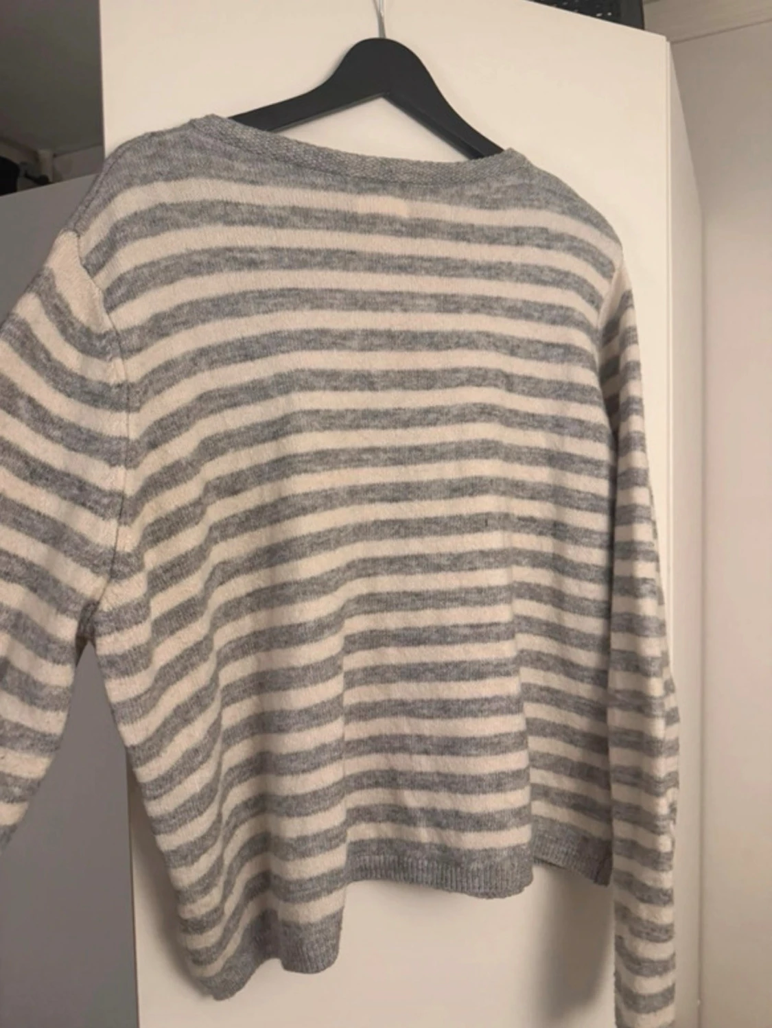 Randig kofta från H&M med guldknappar - 3