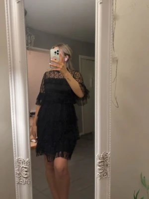 Bubbelroom klänning - Säljer denna fina klänning som jag använt en gång, den är i strl 34 och jag är 160 lång