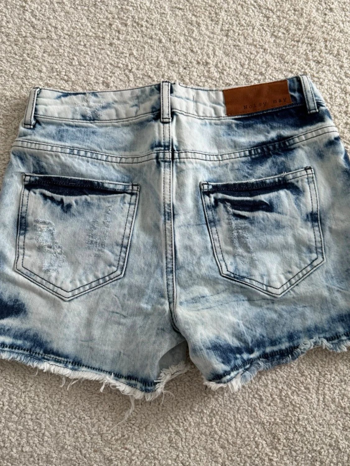 Blå slitna jeansshorts Noisy May - 2