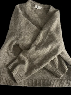 Stickad  - Stickad lång ärmad tröja, inte använd ofta. Storlek M