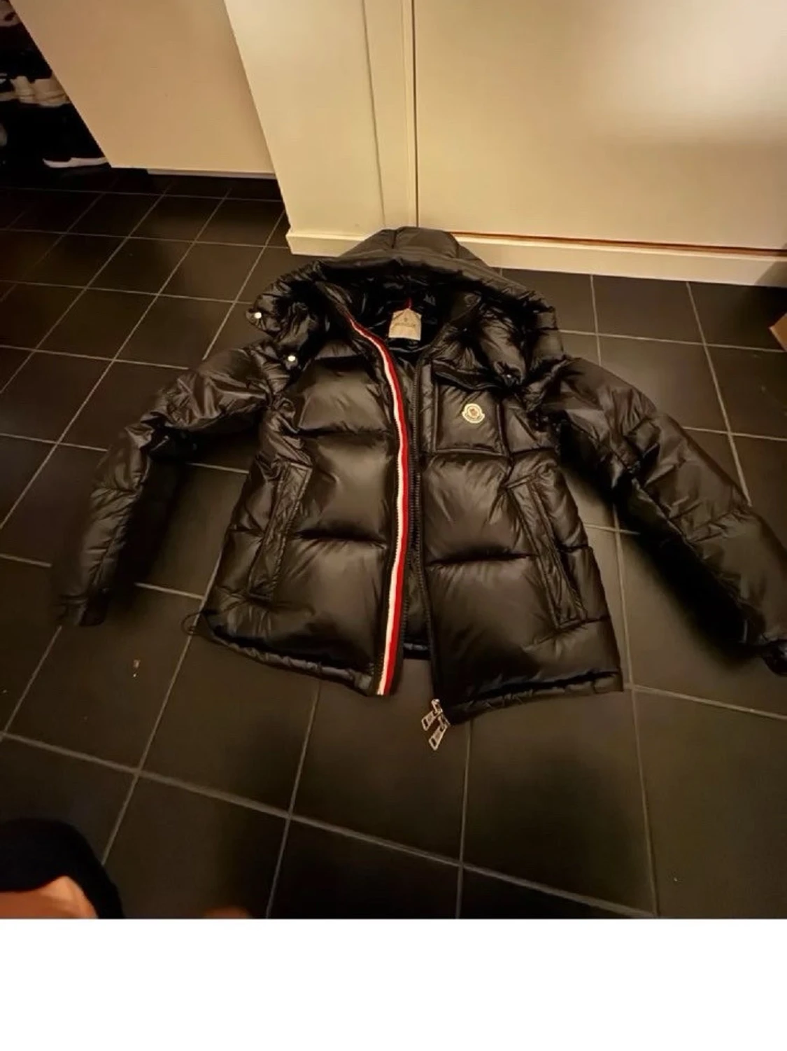 Svart Moncler pufferjacka med huva - 2