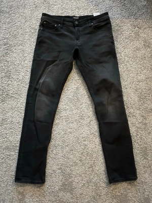 Slim-fit jeans Jack&Jones - Säljer nu dessa Slim-fit jeans från Jack&Jones! Skick: 8/10 | Strorlek: 32/32 | Skriv vid fler frågor eller funderingar!