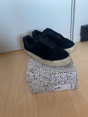 EYTYS DOJA - Eytys doja suede, helt ok skick