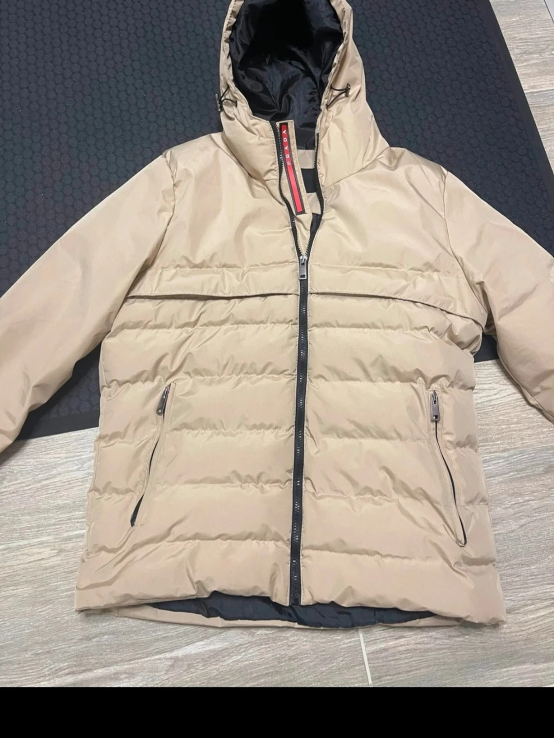 Beige dunjacka med huva - 2