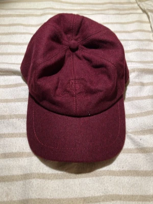 LP - Hejjj säljer nu en helt ny LP keps tag medföljer vid köp kom med frågor osv mvh BL 