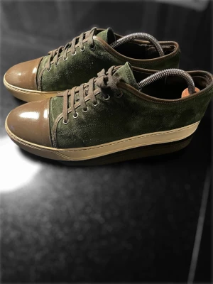 Gröna Lanvins - Sköna Lanvins | skick 7/10✅ defekt på ena skon där bak se sista bild (inget som märks av) | skriv vid frågor eller funderingar!