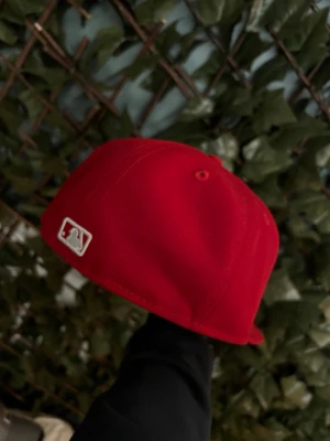 Röd New Era 59FIFTY NY keps - Nästan aldrig använd 