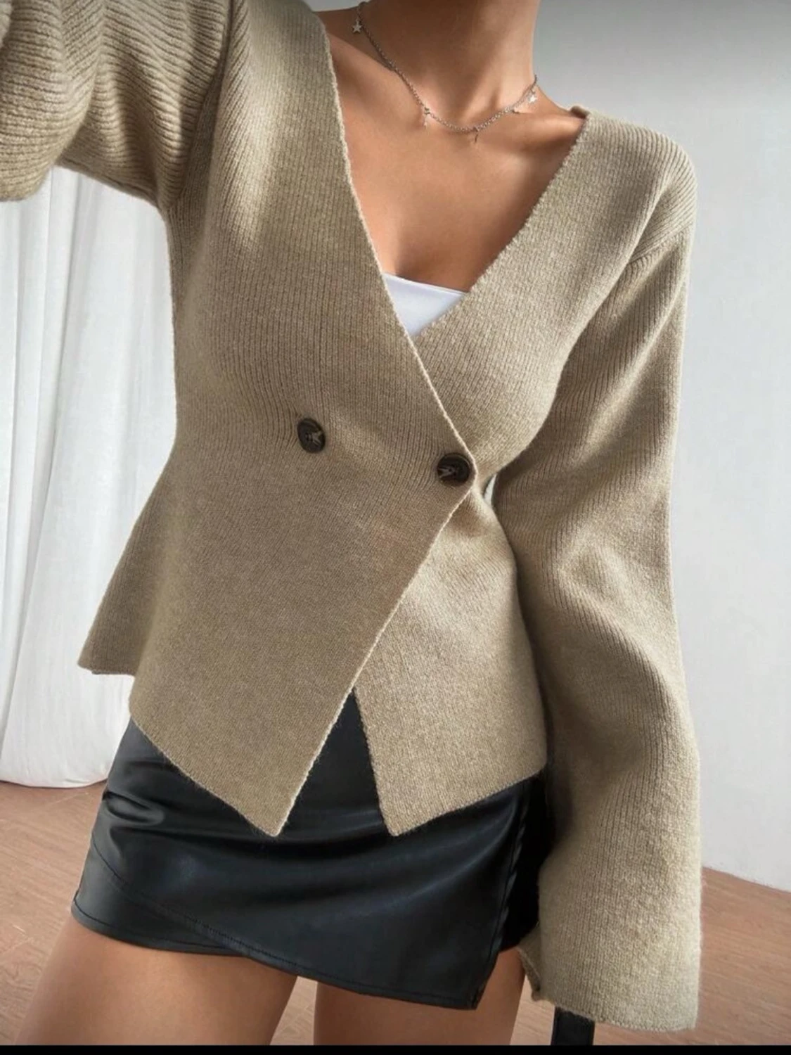 Fin tröja med knappar🤍🌸 - 1