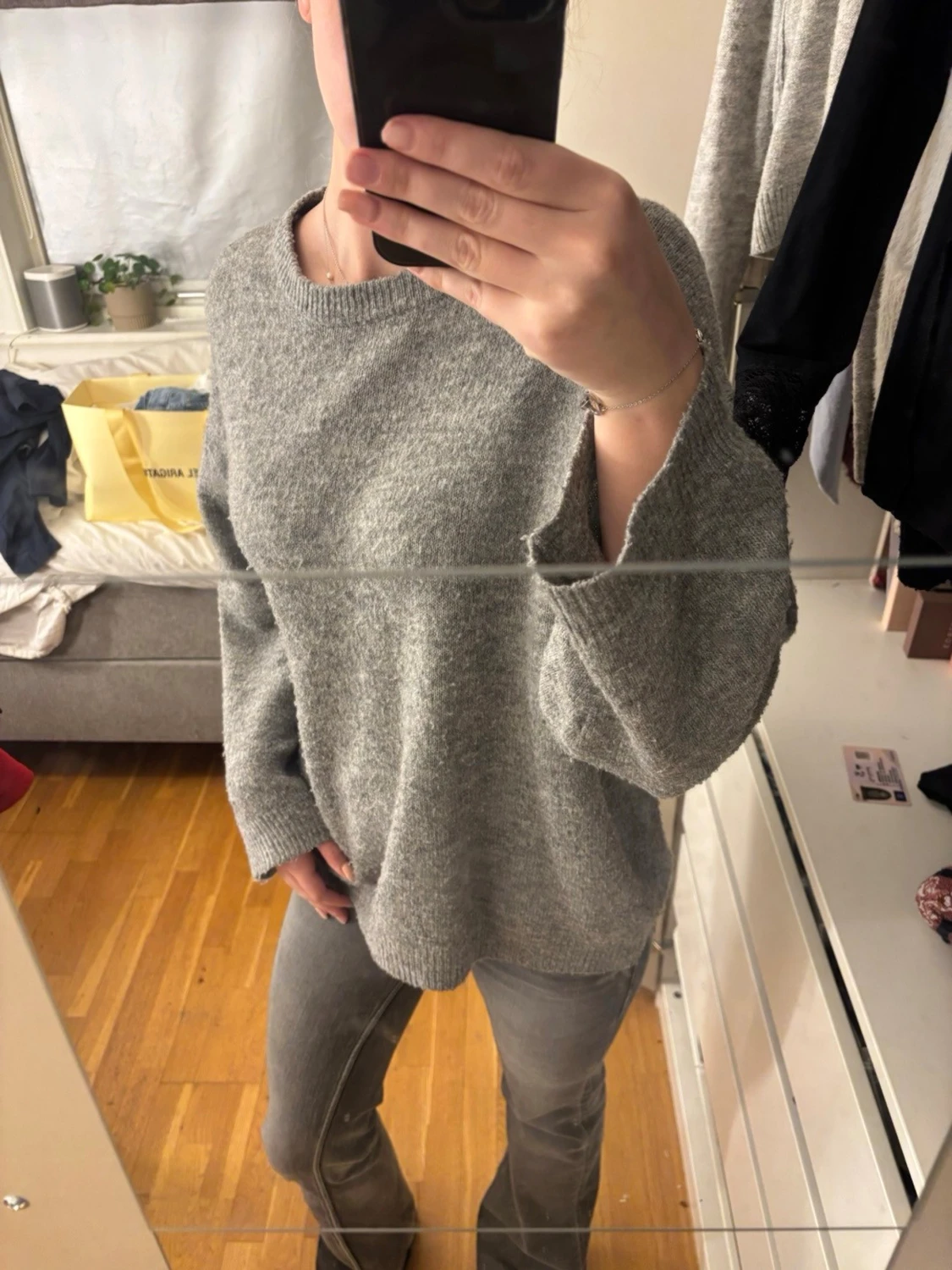 Grå stickad tröja från 157 - 1