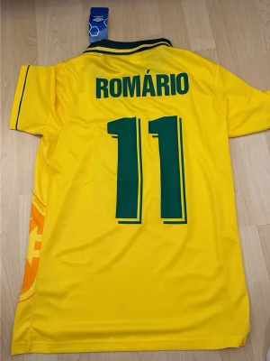 Romario Brazil Retro - Retor tröja med Romario, helt ny med tag