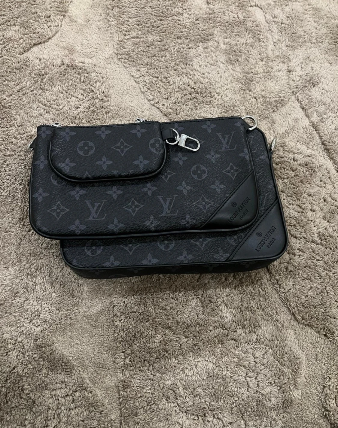  svart axelväska monogram - 2