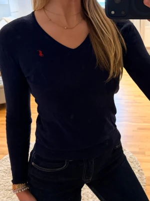 Ralph Lauren tröja  -  Ralph Lauren tröja   Skick enligt bild 