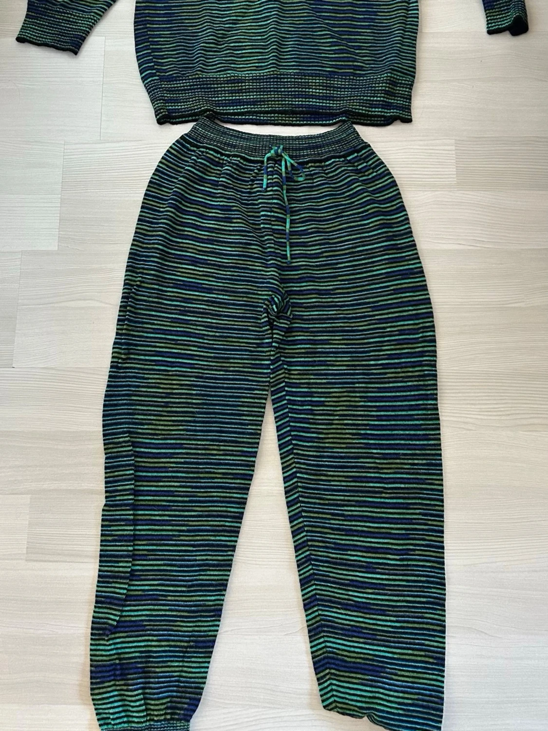 Randig stickade kläder ifrån  Missoni