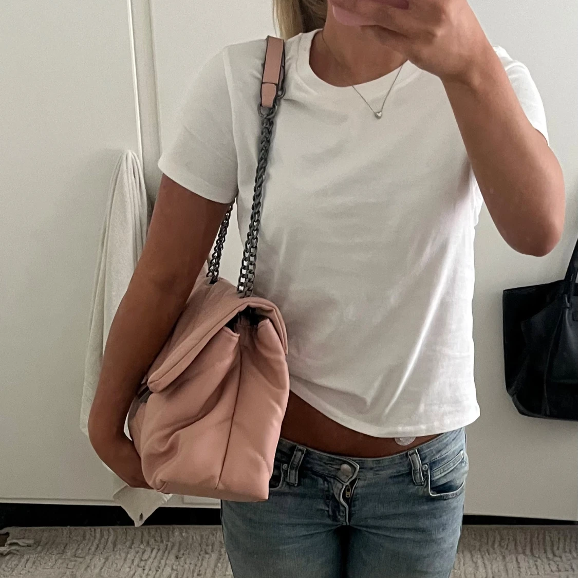  rosa axelväska  - 1