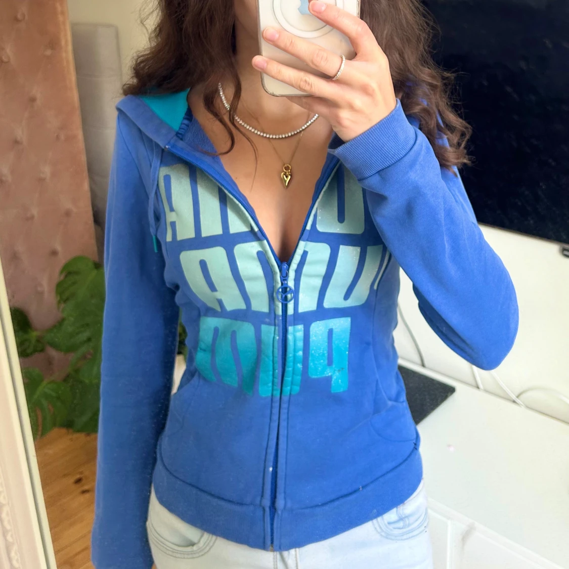 Blå hoodie från Puma med tryck