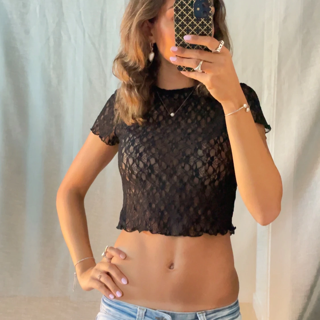 Svart croppad spetsblus