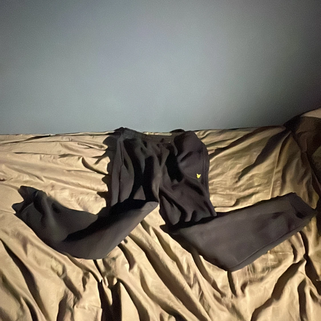 Svarta mjukisbyxor från Lyle & Scott - 3