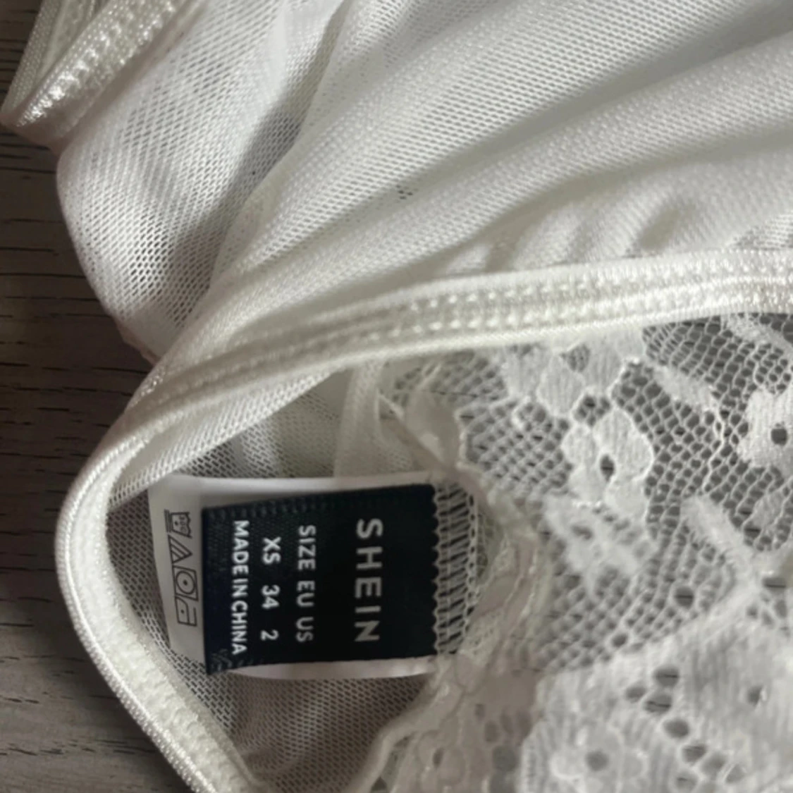 Vit spetsig korsettopp från SHEIN - 2