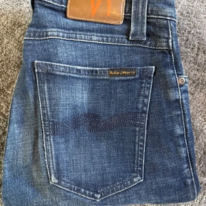Blåa Nudie Jeans - Blåa Nudie Jeans||Skick 9/10||Storlek 29/32||Modell High Kai||Skriv vid minsta intresse||