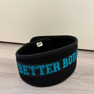 Better Bodies lifting belt - BETTER BODIES WOMENS GYMBELT Koko: S (70-80cm) Ovh: noin 35e  Postitus/nouto  crossfit kuntosali gym painonnostovyö
