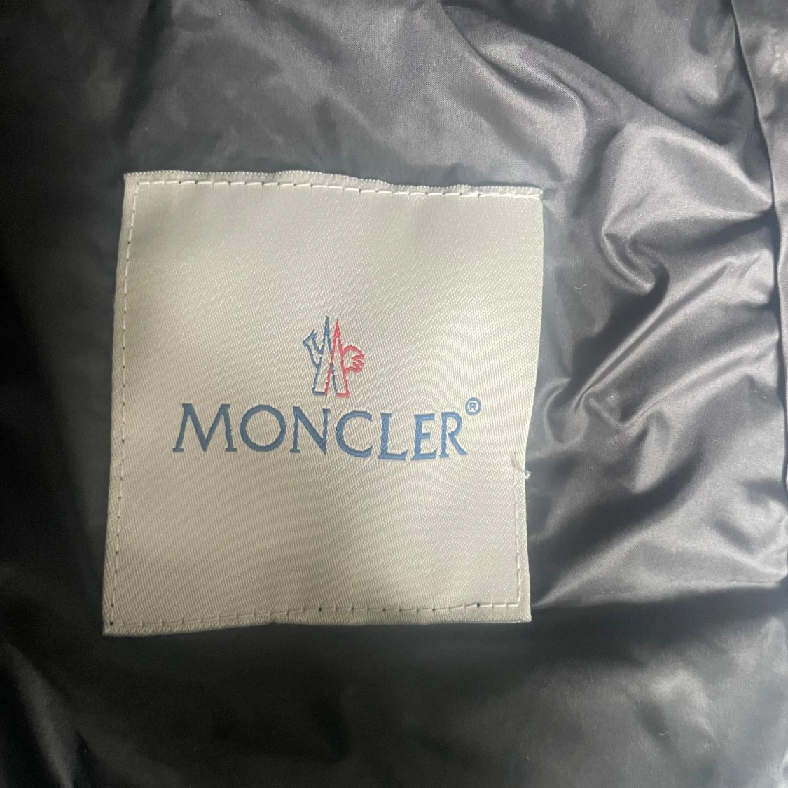 Svart dunväst från Moncler storlek 6 - 3