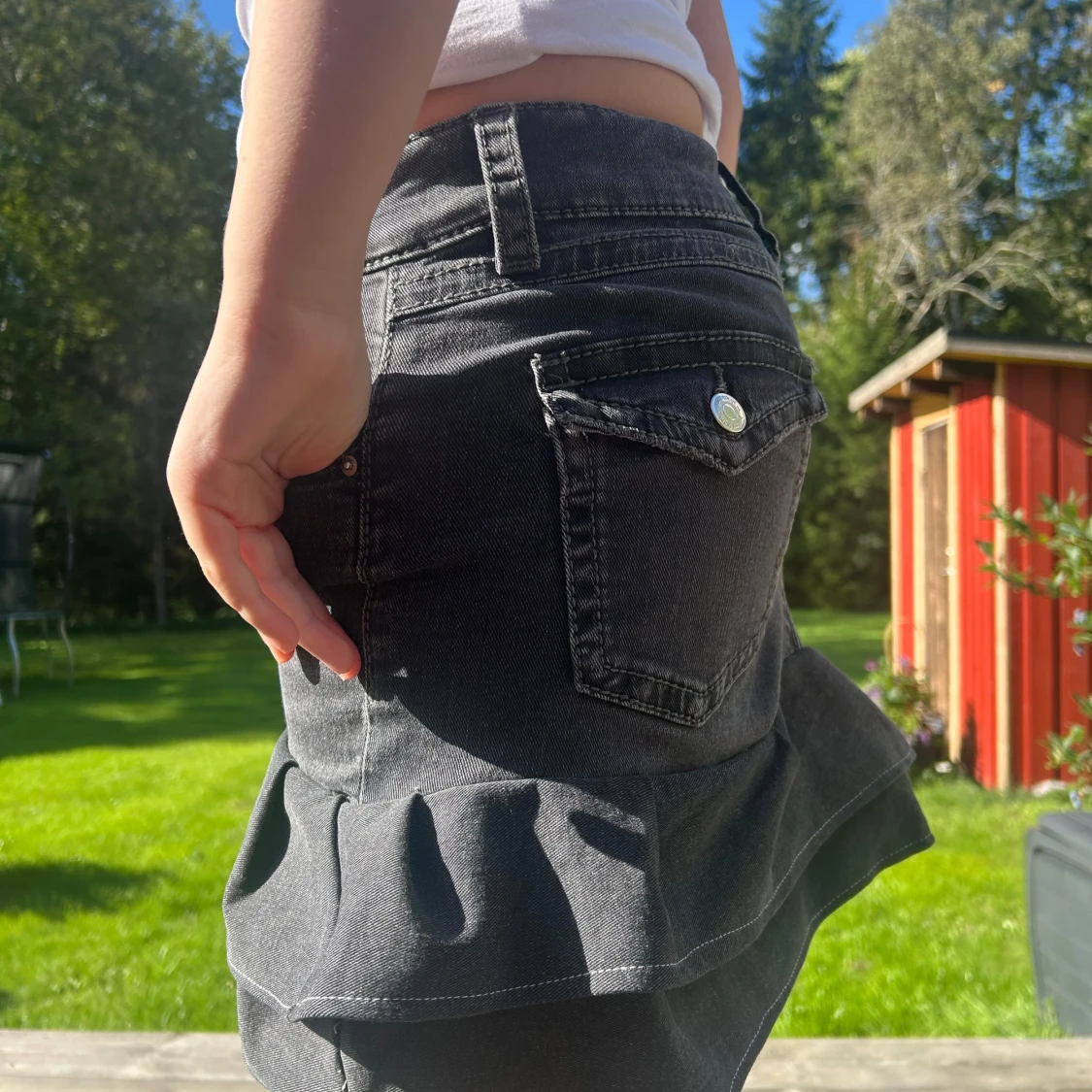 Egen sydd svart kjol med volang🖤 - 1