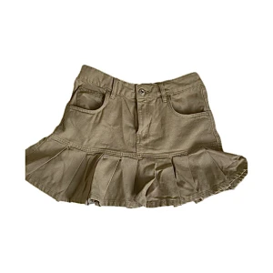 gullig miniskirt - så gullig minkskirt från bershka!! Nästan oanvänd🫡