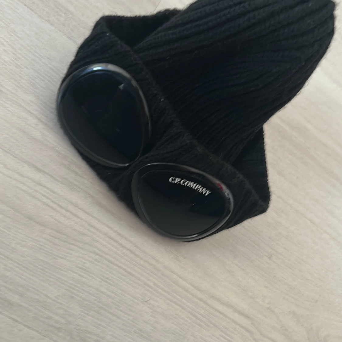 Svart Goggle-mössa från C.P. Company - 1