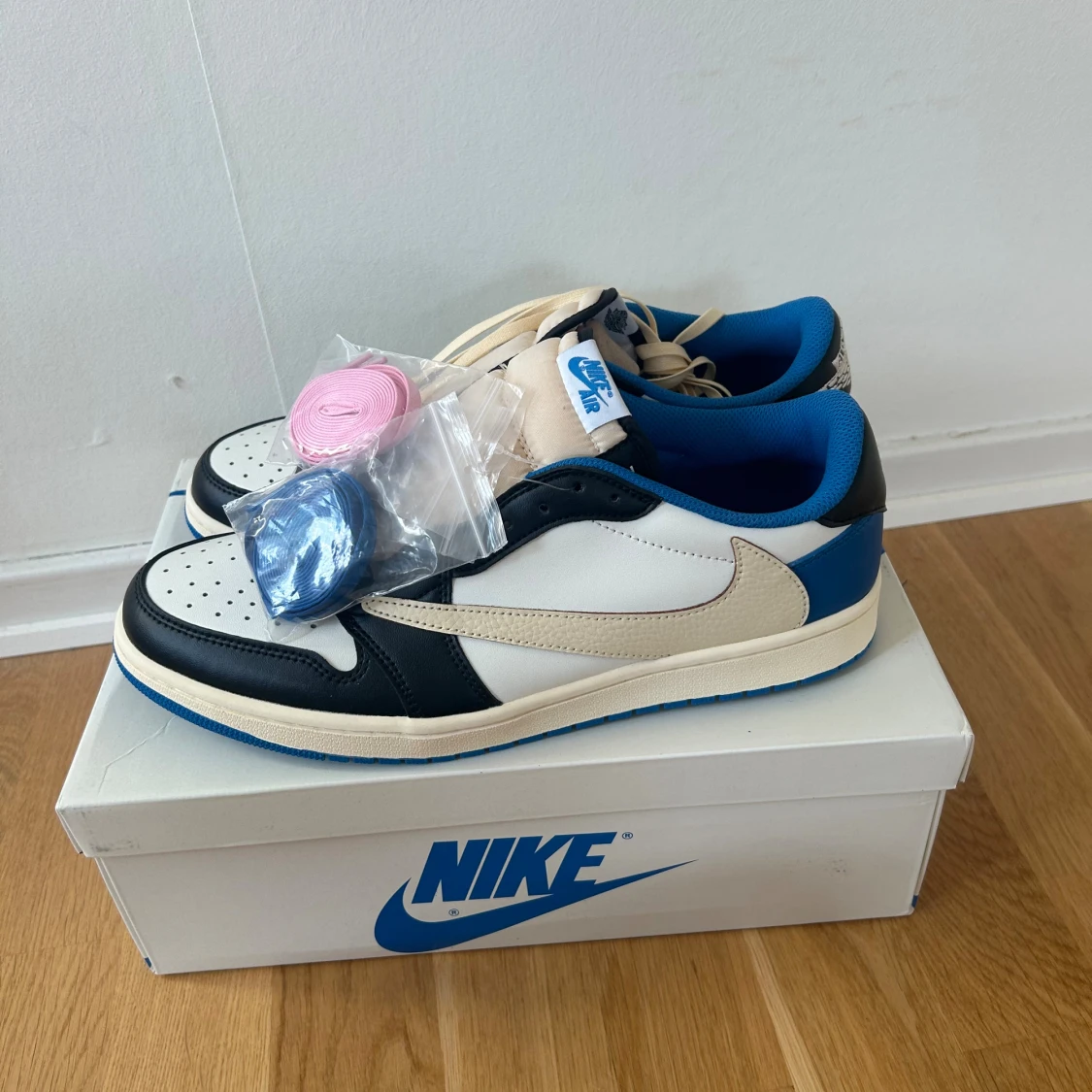 Nike Air Jordan 1 Low Travis Scott x Fragment - 3