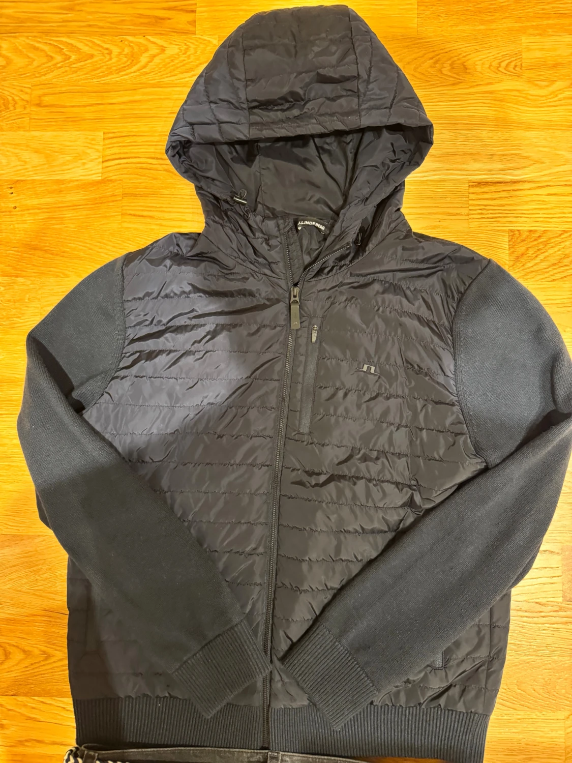 Mörkblå hybridjacka från J.Lindeberg - 1