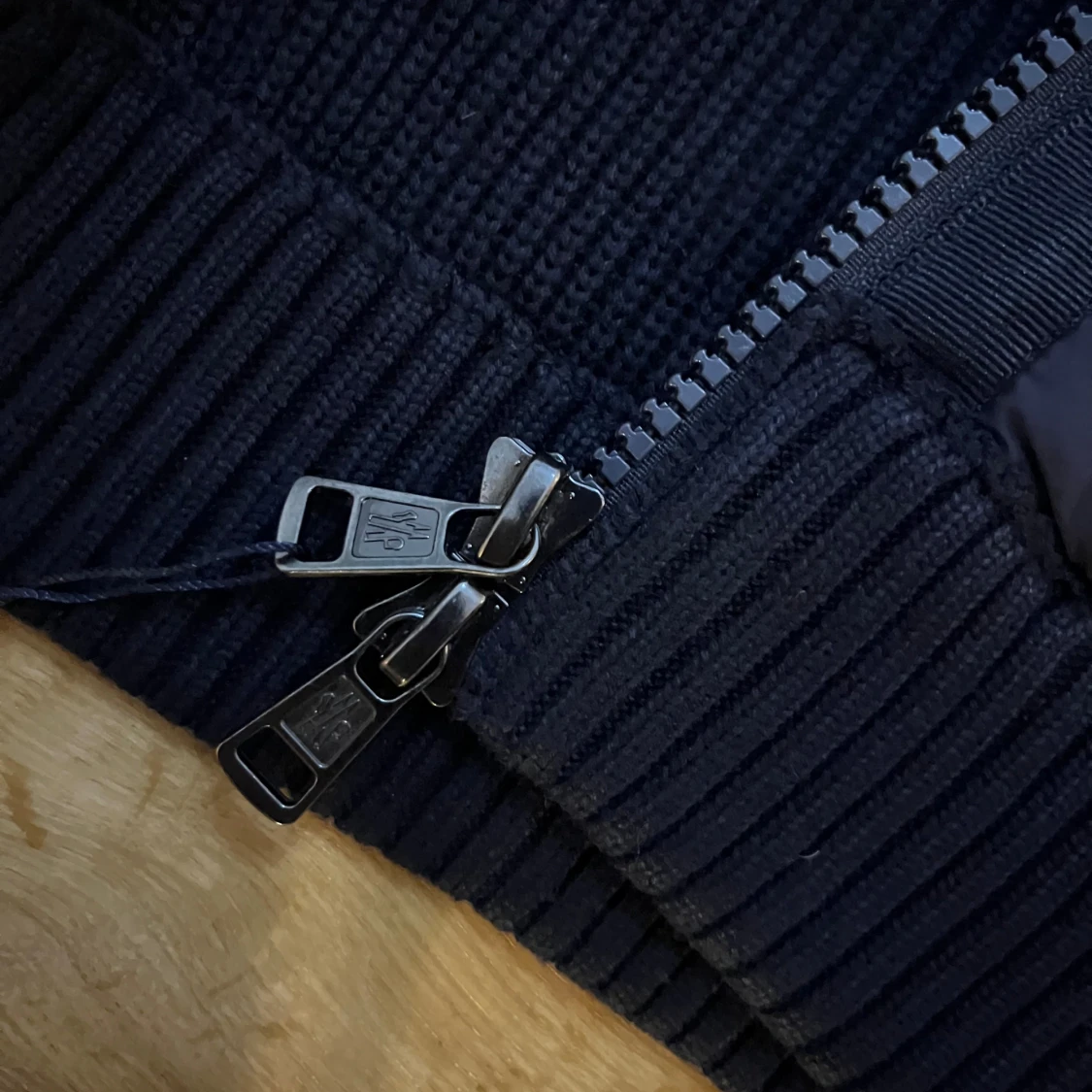 Mörkblå cardigan från Moncler - 2