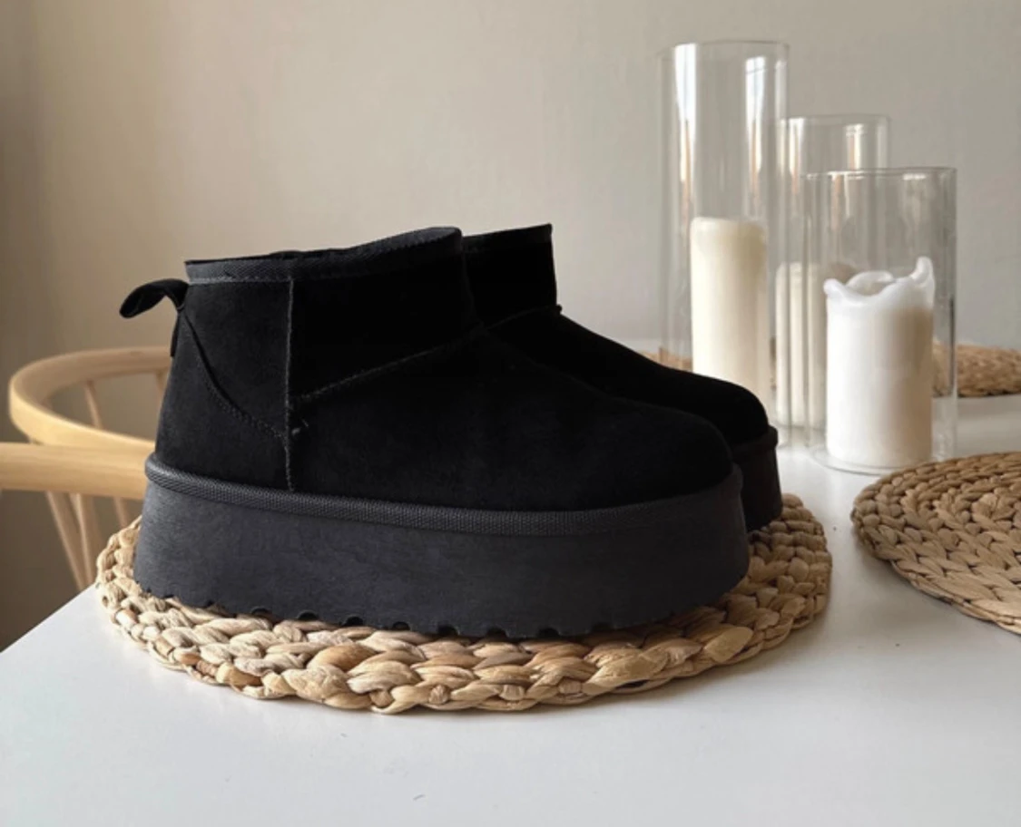 Svarta boots med platåsula i mocka - 1