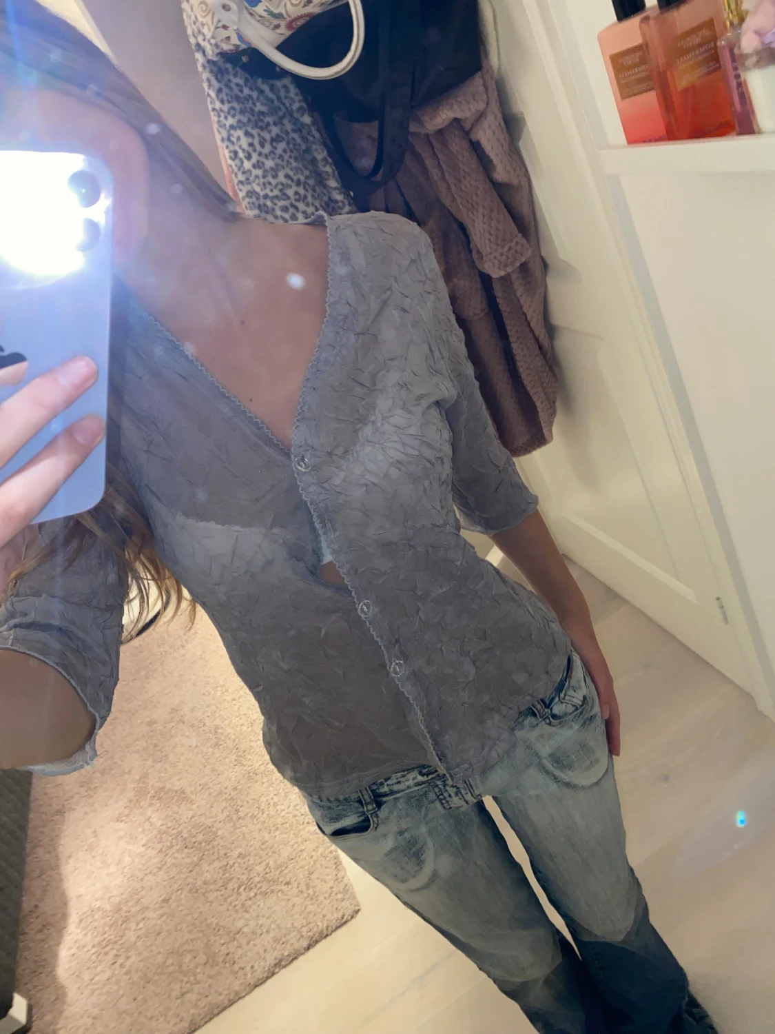 Grå transparent blus från Fashion Wear - 1