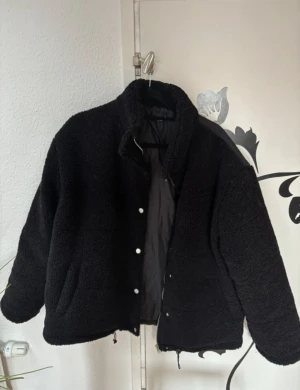 Vinterjacka - Vinterjacka i jättebra skick! Pris går att diskutera 