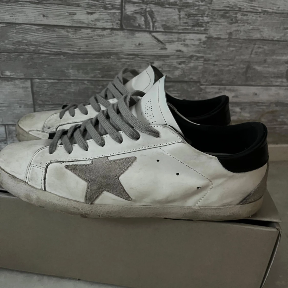 Vita sneakers med stjärndetalj - 3