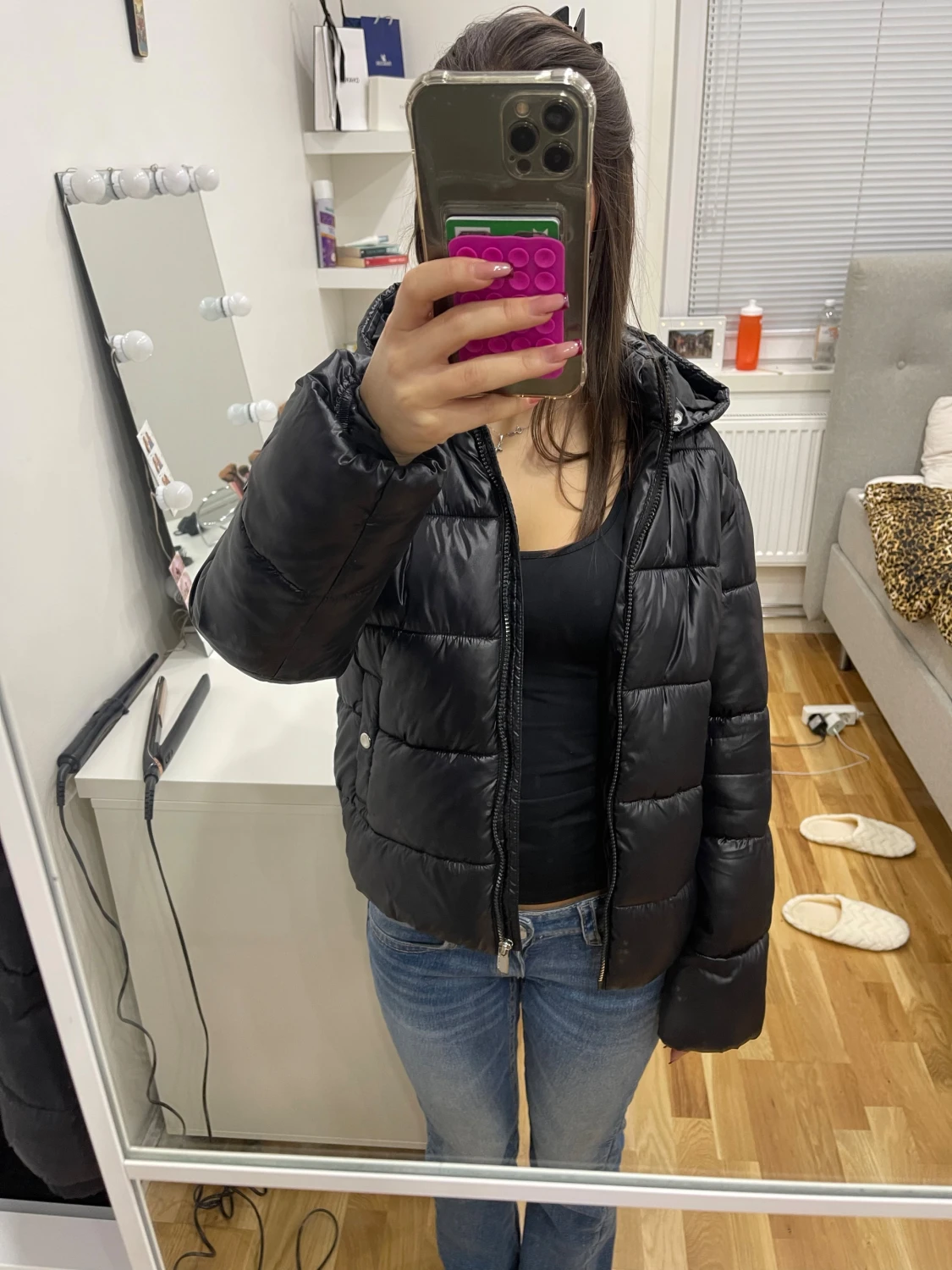 Svart pufferjacka med huva - 3