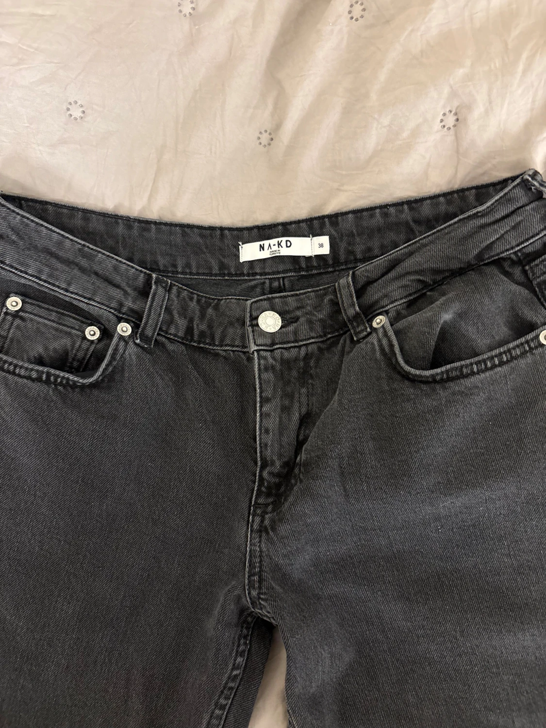 Svarta lågmidjade vida jeans från nakd - 3