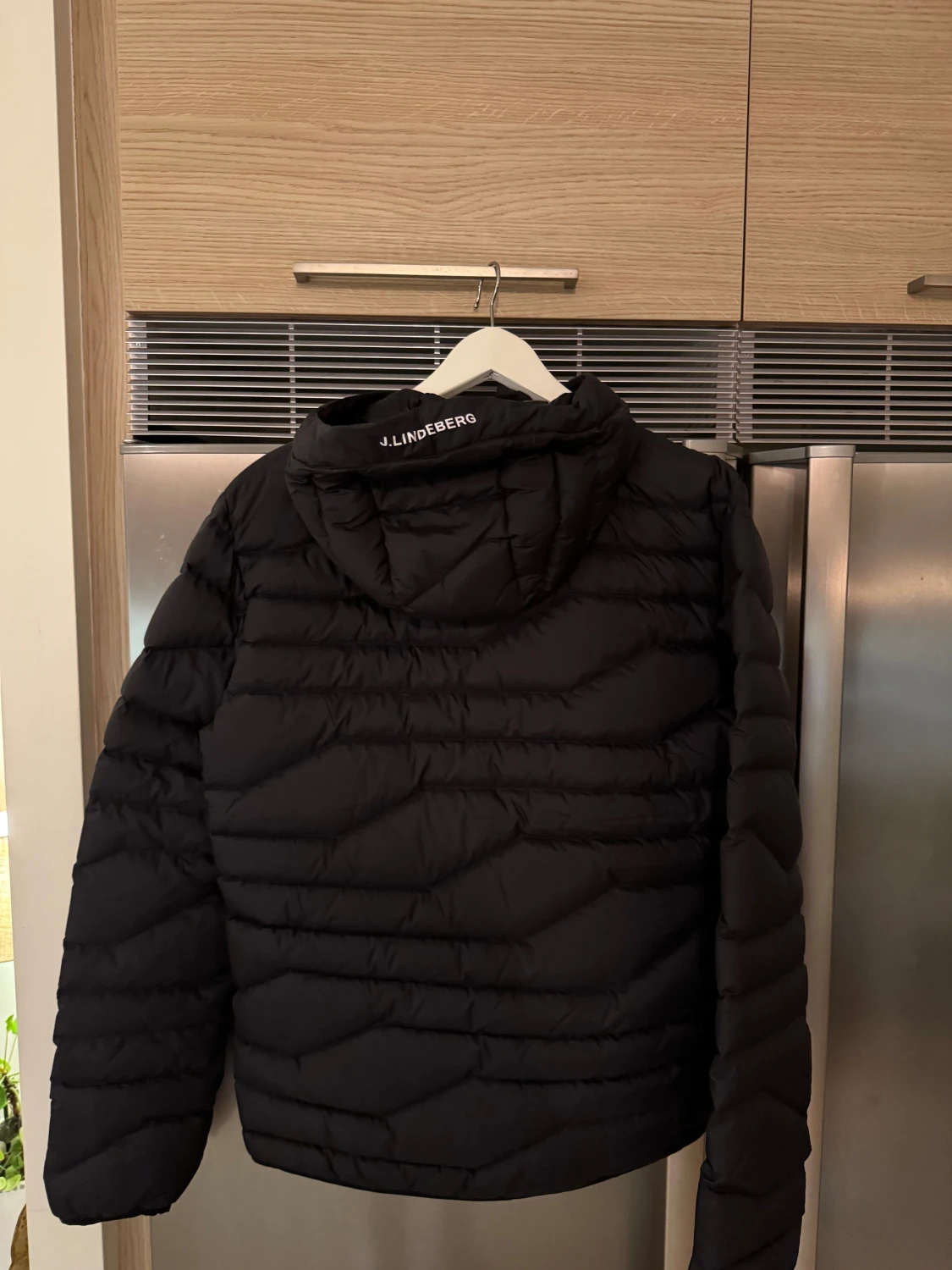 Svart dunjacka från J.Lindeberg - 1