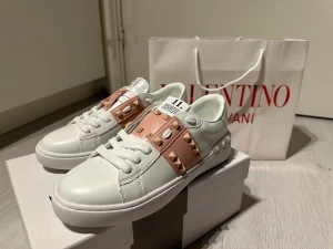 Valentino garavani skor - Valentino skor till salu