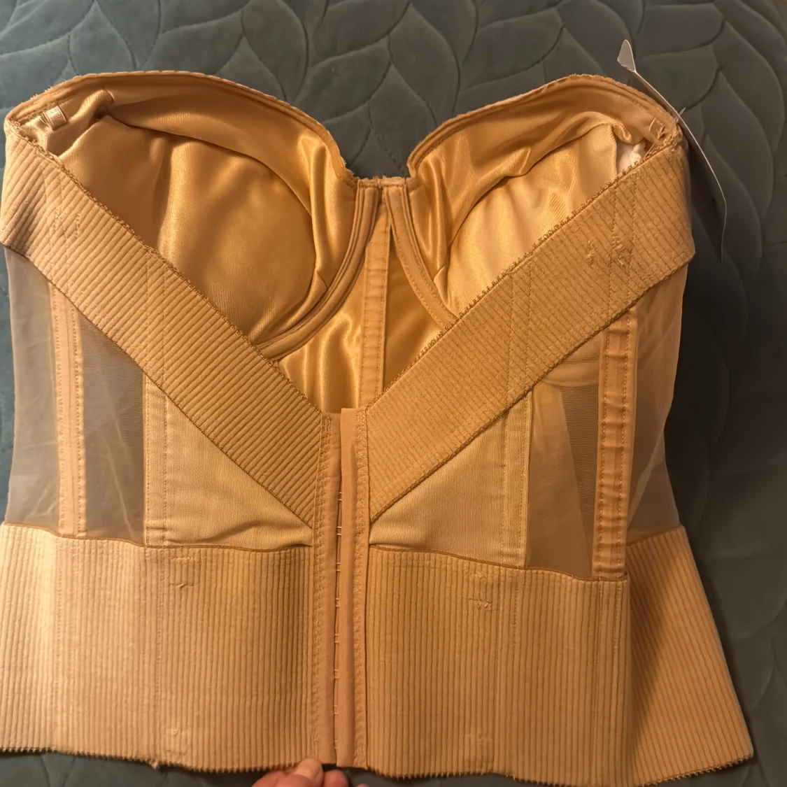 Guldig korsett med mesh och bred resår - 1