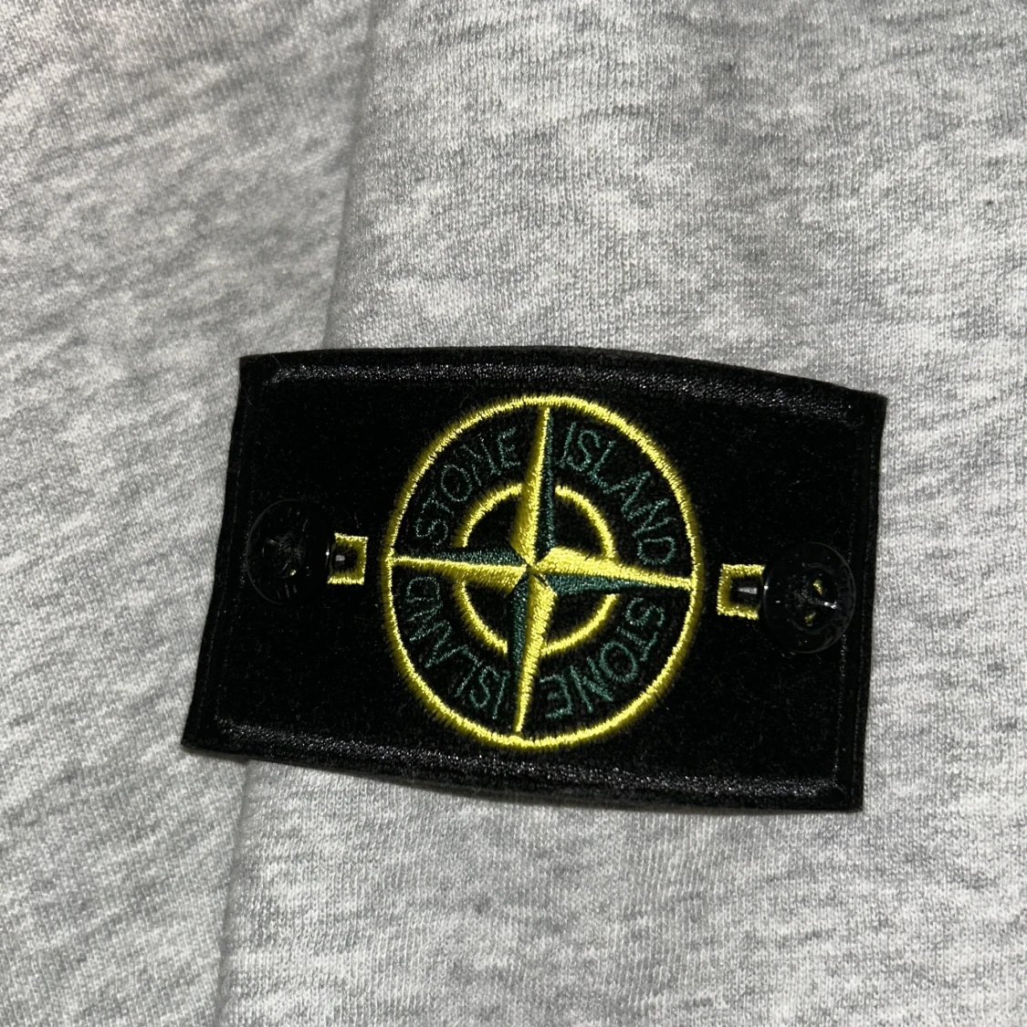 Grå sweatshirt från Stone Island - 2